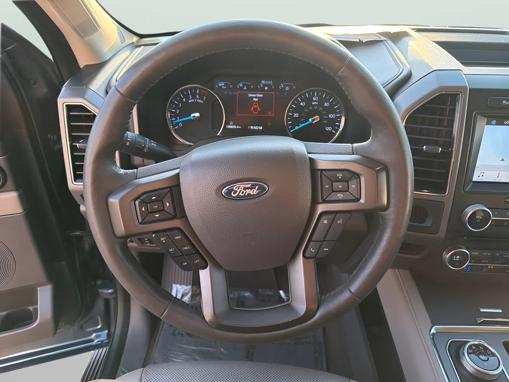 Used 2018 Blue Ford XLT image 27
