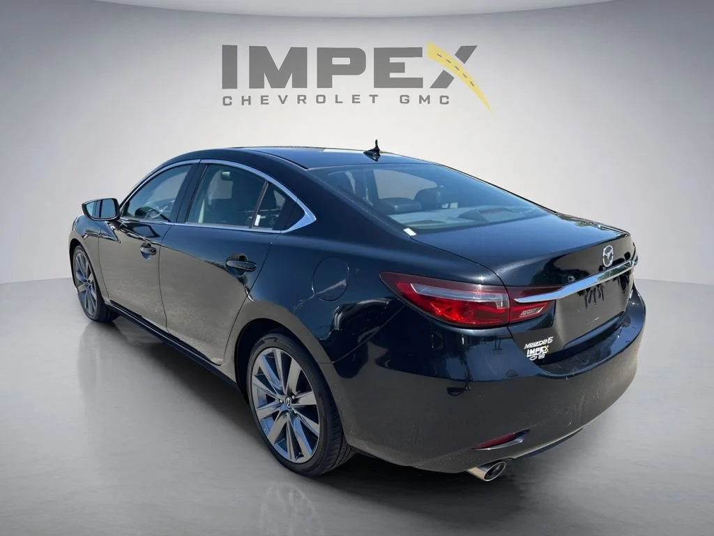 Used 2018  Mazda Grand Touring image 3