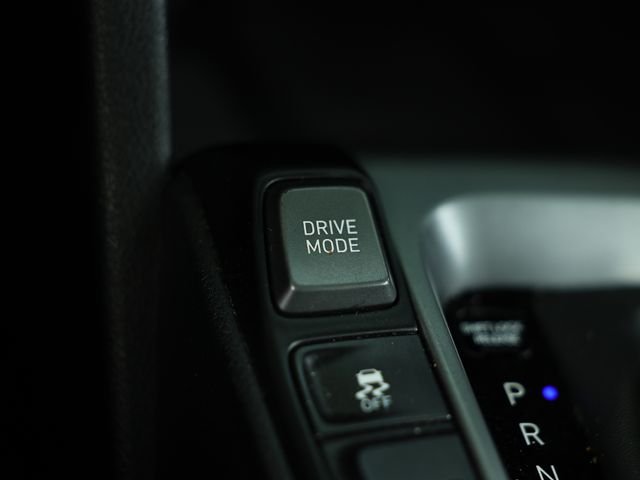Used 2019 Chalk White Hyundai 2.0 Premium image 34