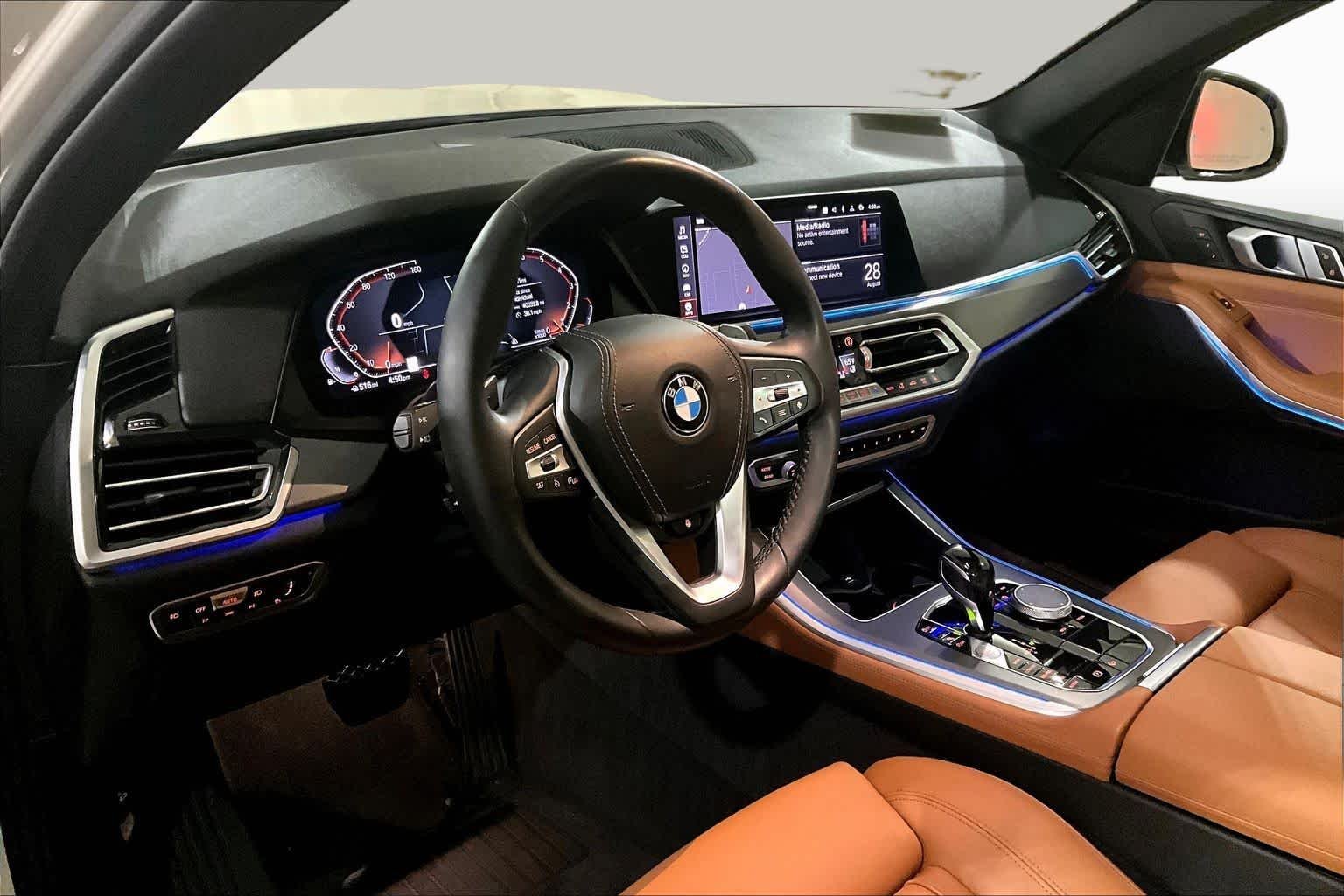Used 2019 Mineral White Metallic BMW xDrive40i image 17