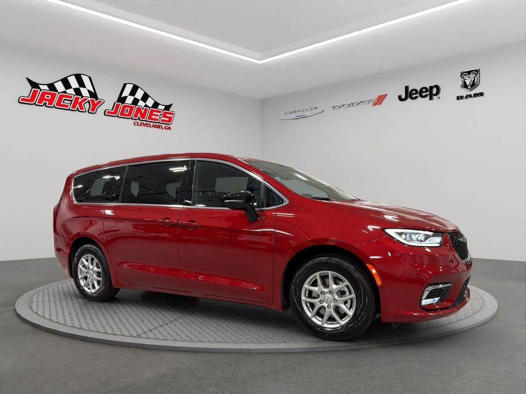 New 2026 Red Hot Pearl-Coat Exterior Paint Chrysler Select image 12