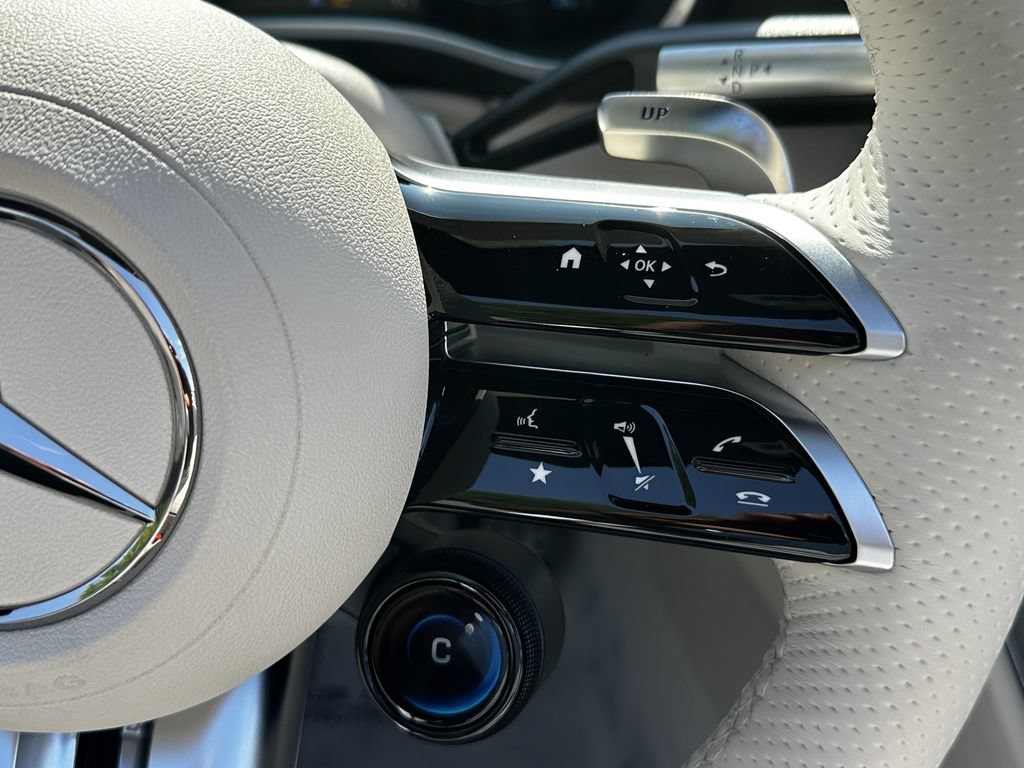 New 2026 MANUFAKTUR Moonlight White Metallic Mercedes-Benz AMG® SL 43 image 59