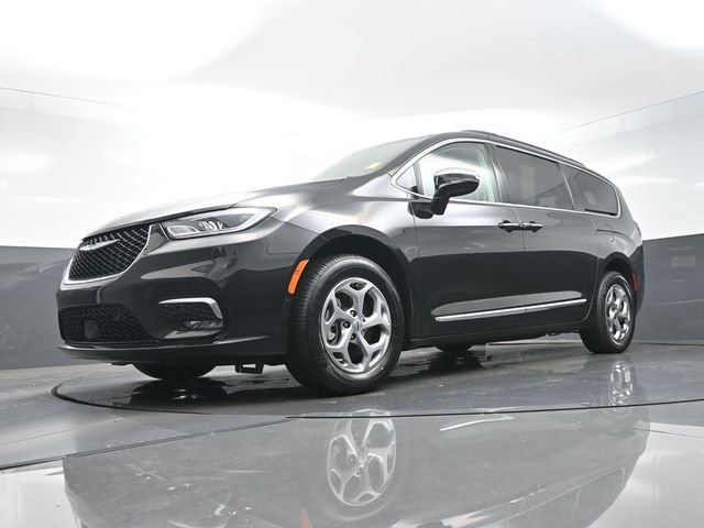Used 2023 Black Chrysler Limited image 32