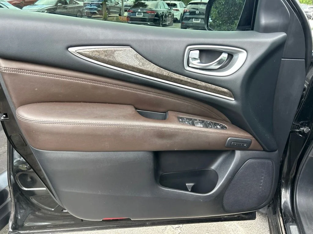 Used 2015 Black Obsidian INFINITI Base image 17