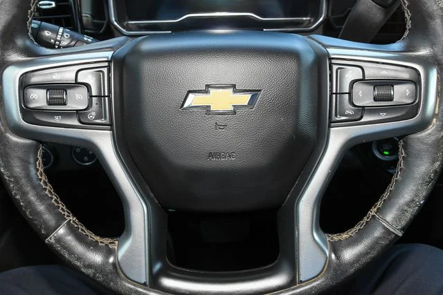 Used 2022 White Chevrolet LT image 27