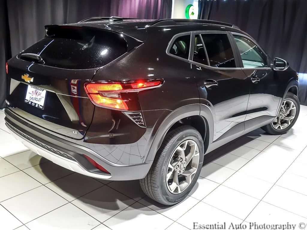 2026 Chevrolet Trax LT - Photo 9