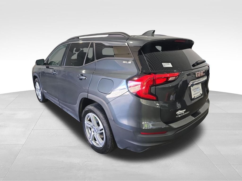 Used 2018 Gray GMC SLE image 3