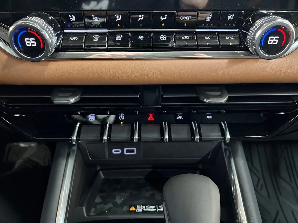 2025 GMC Canyon AT4 - Photo 24