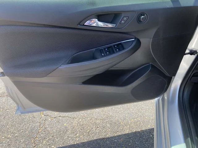 Used 2018 Silver Chevrolet LT image 12