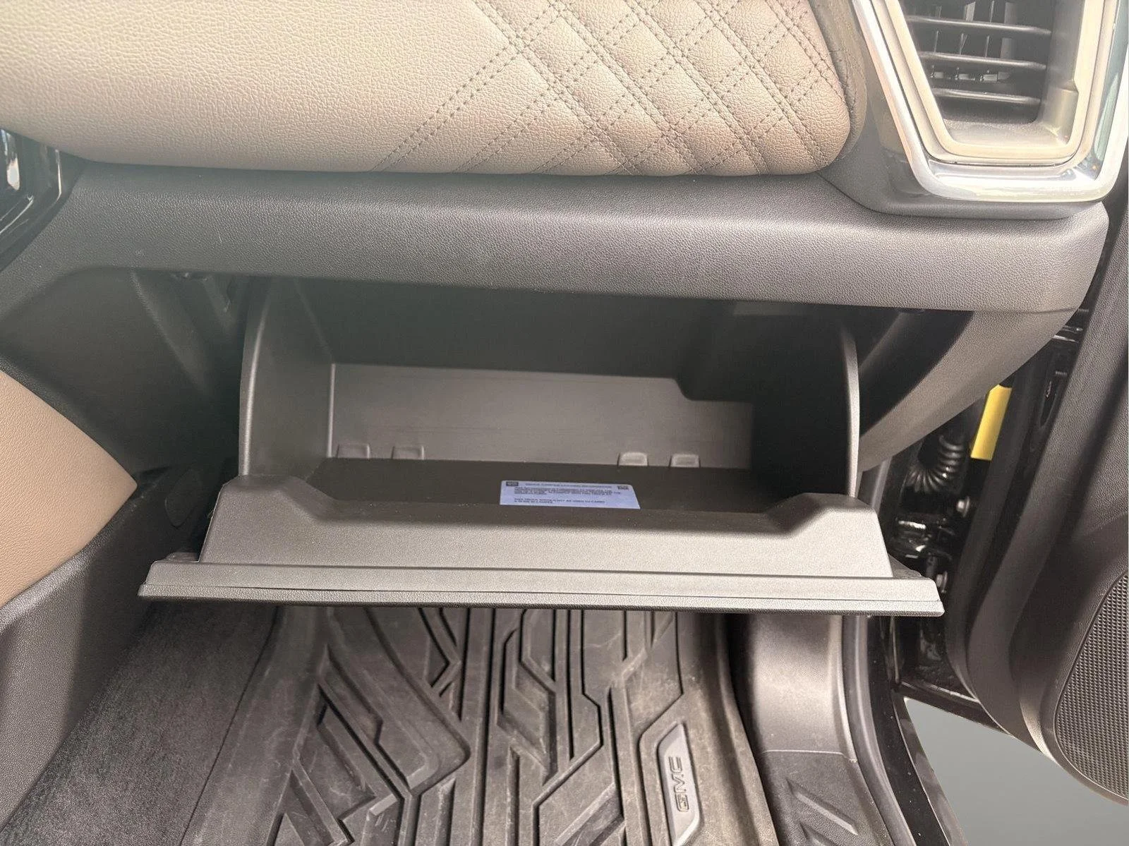 Used 2025 Onyx Black GMC Denali image 15