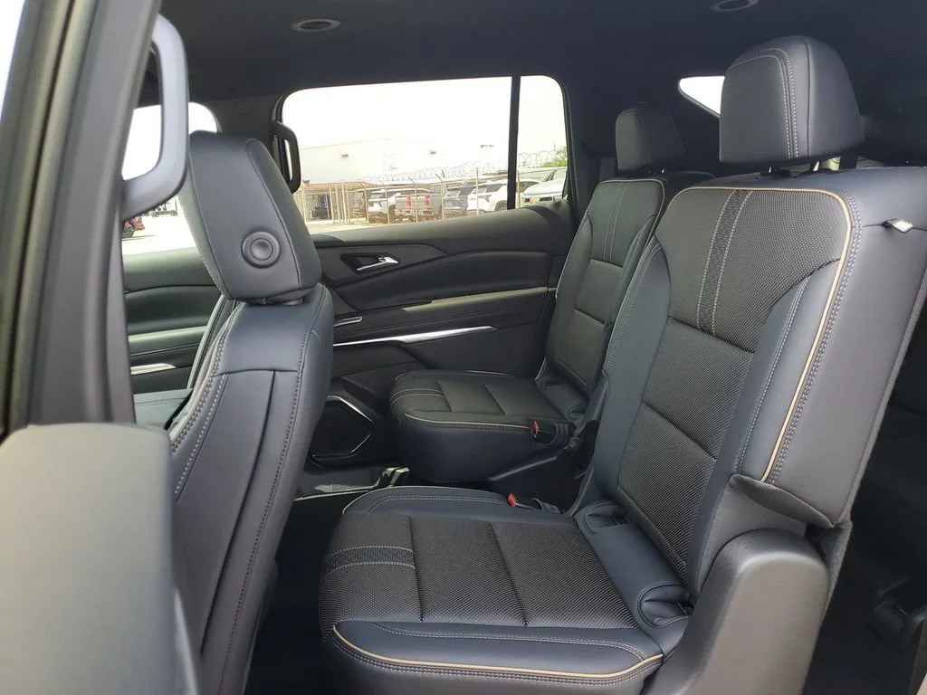 New 2026 Mosaic Black Metallic Chevrolet High Country image 31