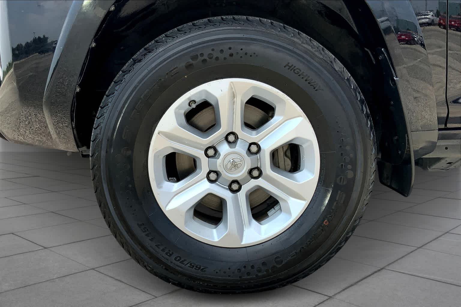 Used 2021 Midnight Black Metallic Toyota SR5 image 10