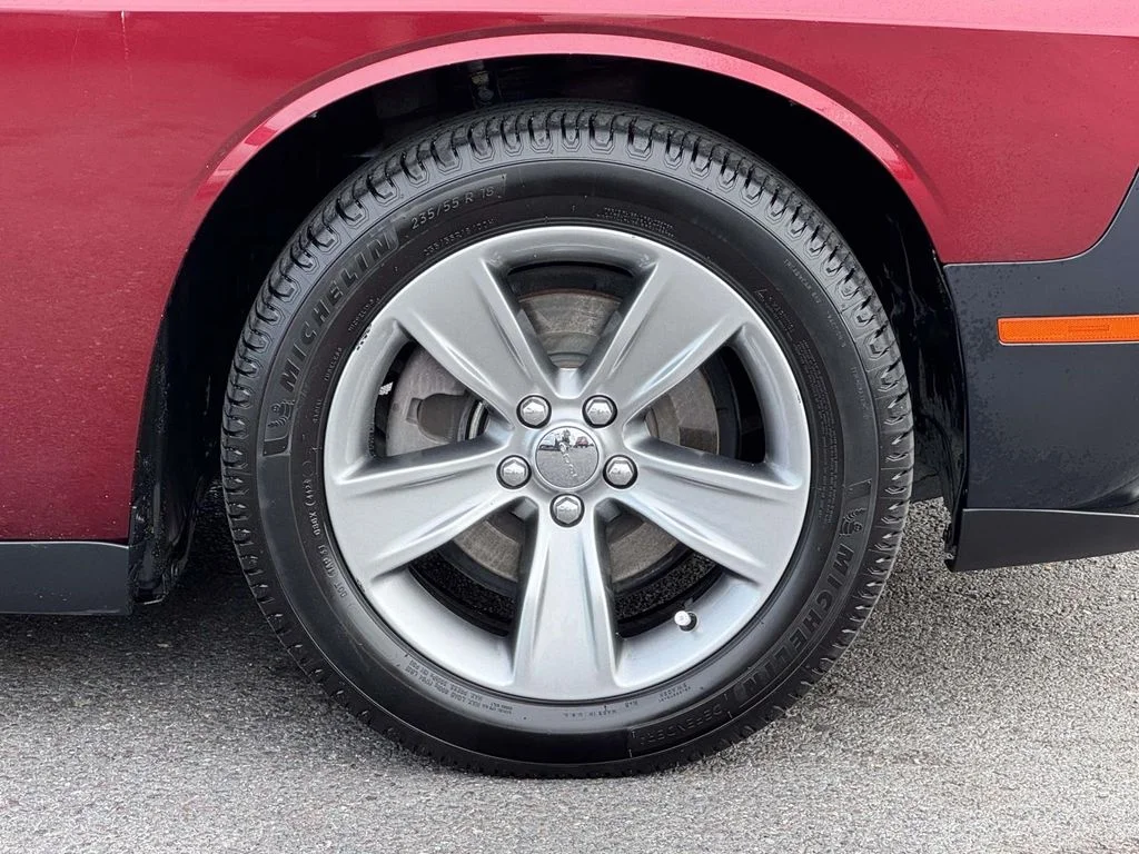 Used 2019 Red Dodge SXT image 11