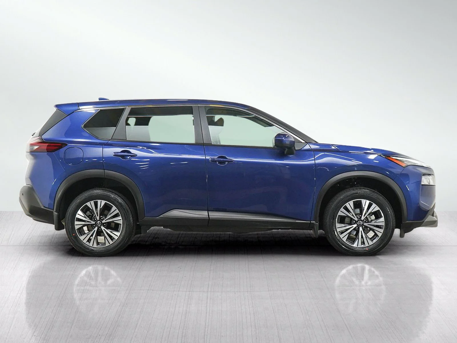 Used 2023 Caspian Blue Metallic Nissan SV image 6
