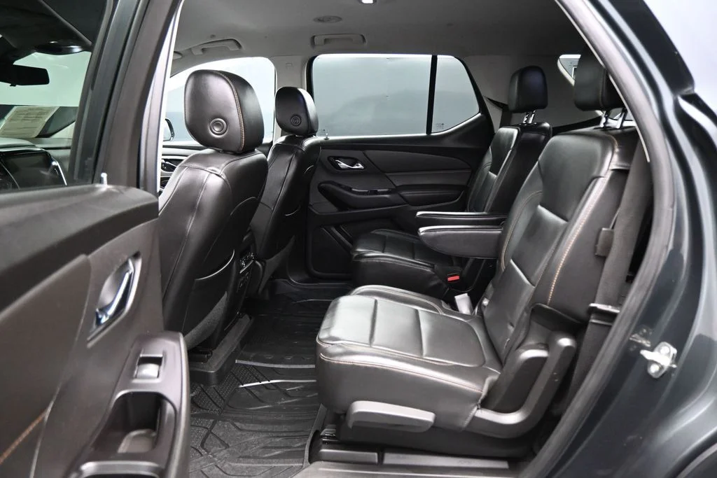 Used 2019 Gray Chevrolet RS image 24