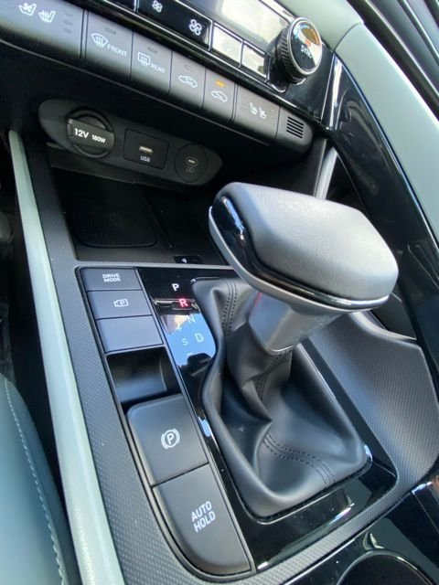 2025 Hyundai Elantra Limited - Photo 20
