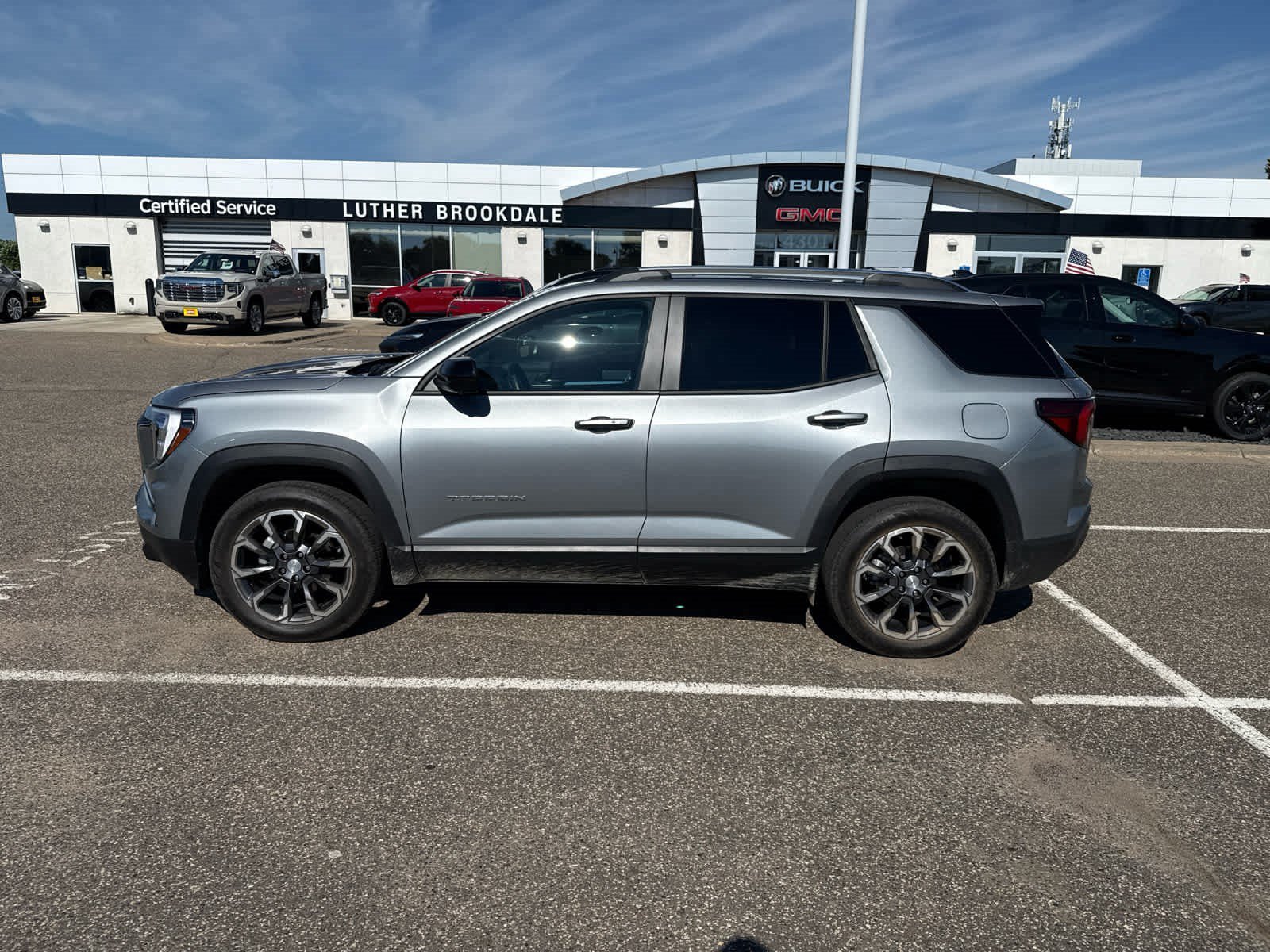 Used 2026 Sterling Metallic GMC Elevation image 4