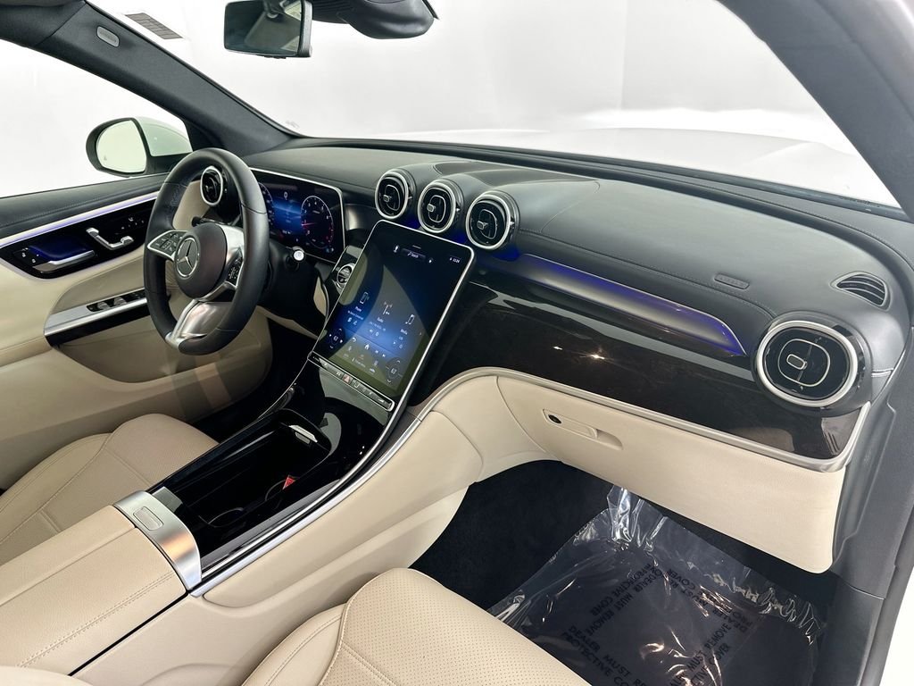 Certified Used 2023  Mercedes-Benz GLC 300 image 27