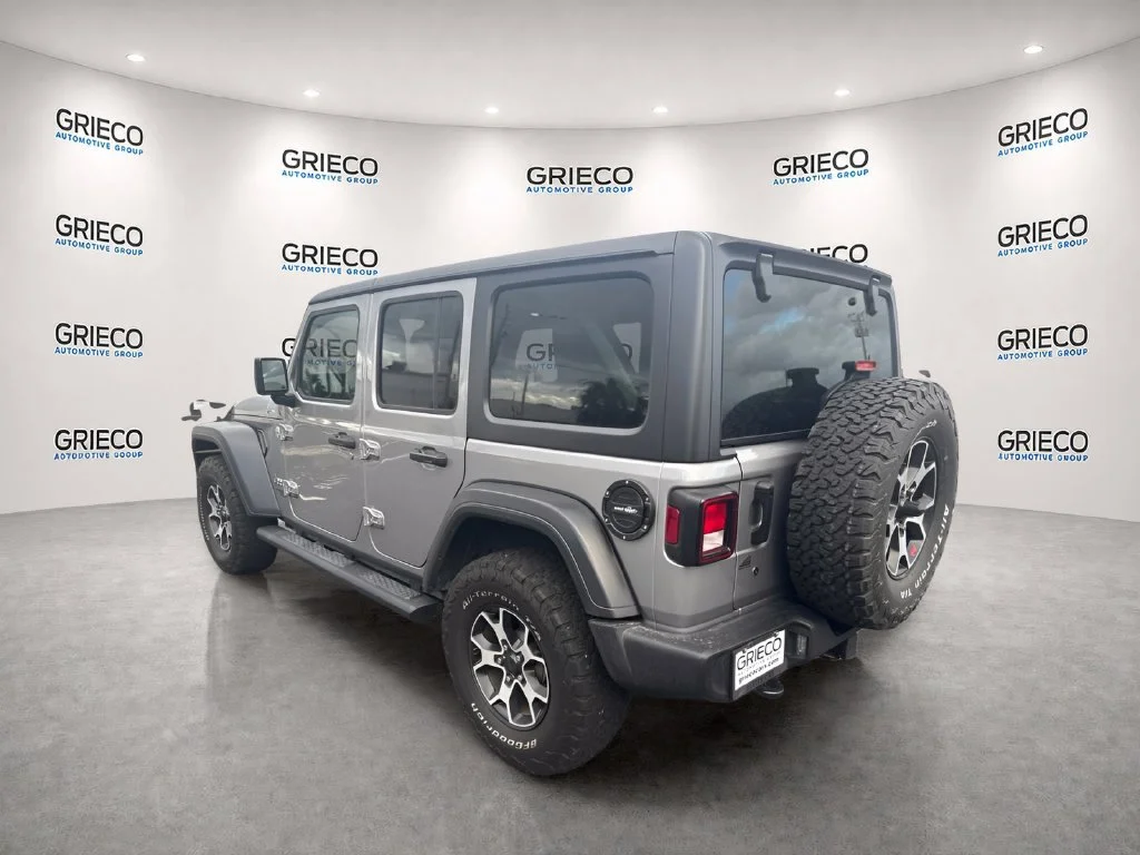 Used 2018  Jeep Sport S image 4