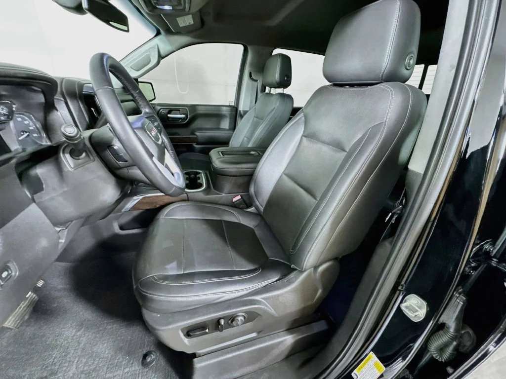 Used 2021 Black GMC SLT image 25