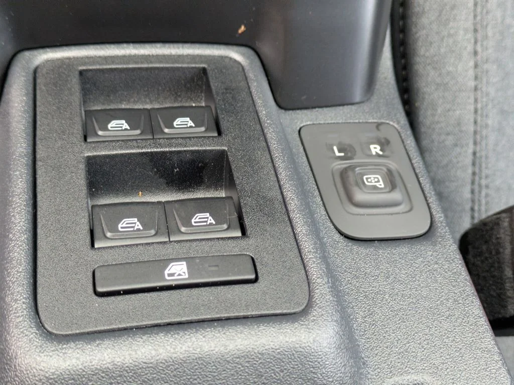 New 2026 Avalanche Gray Ford Base image 23