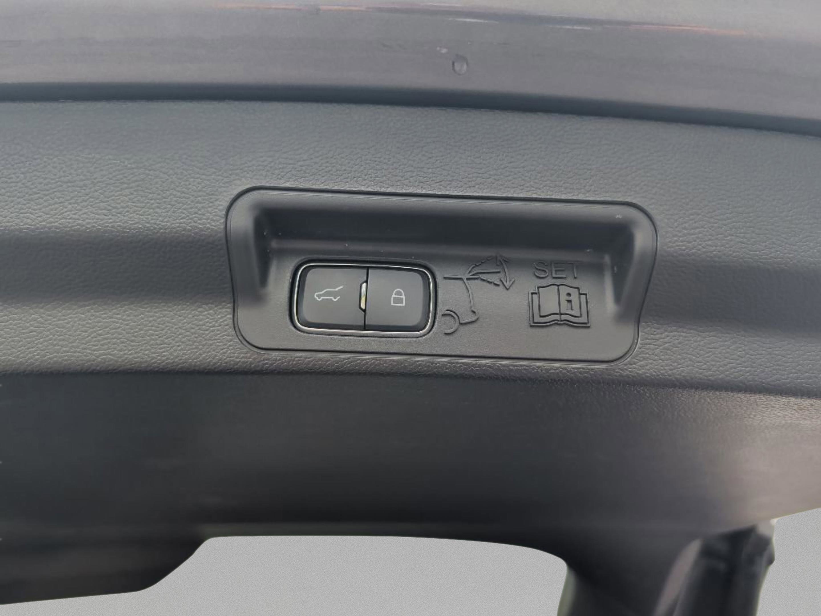 Used 2023 Gray Metallic Ford XLT image 18