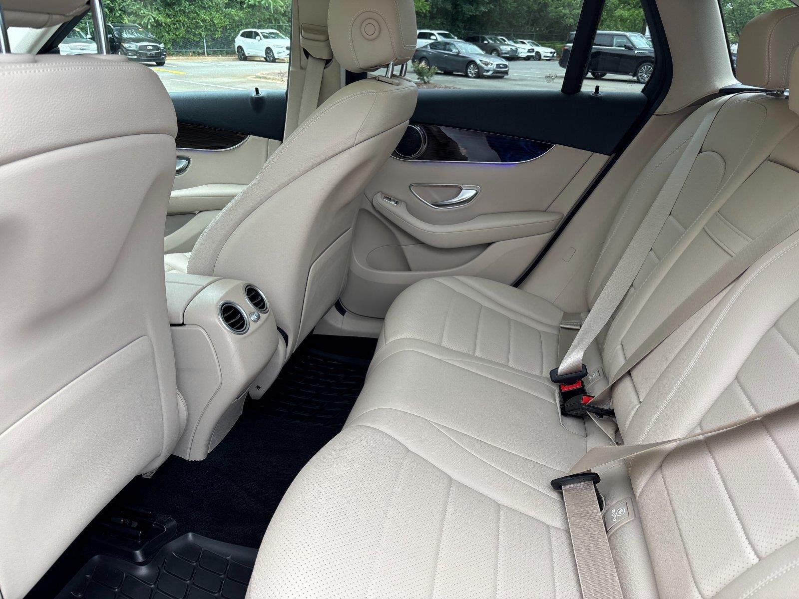 Used 2021 Obsidian Black Metallic Mercedes-Benz GLC 300 image 32