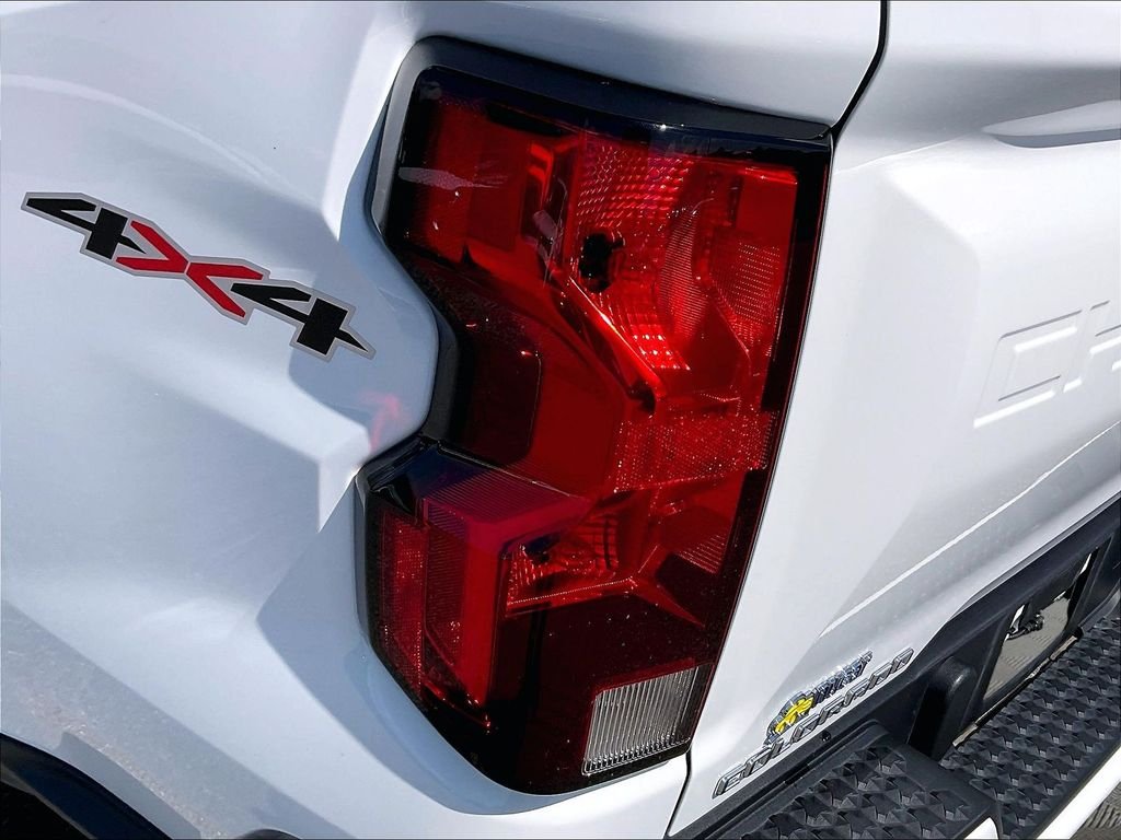 Used 2024 White Chevrolet LT image 30