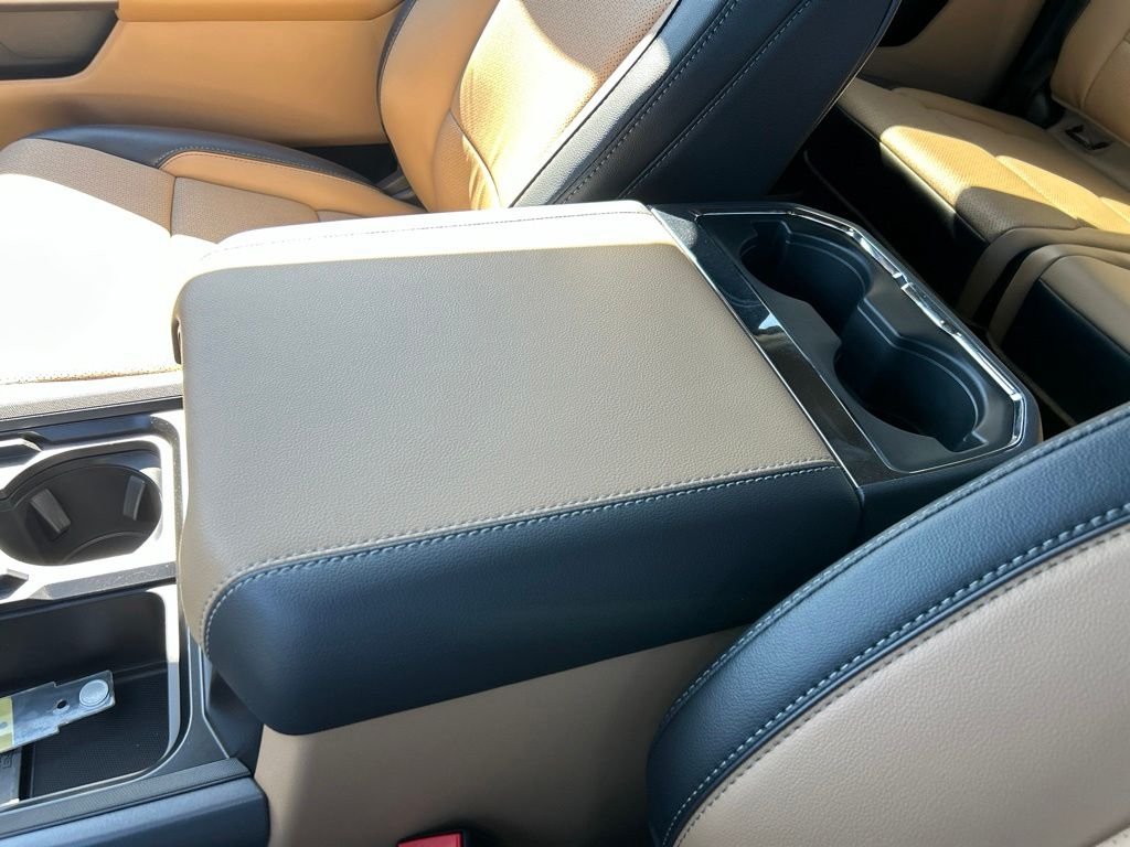 New 2026 Oxford White Ford Lariat image 32
