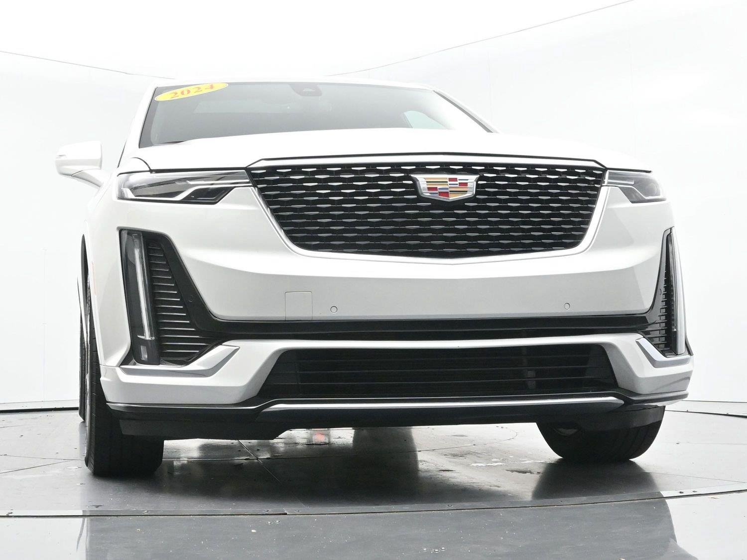 Used 2024 Crystal White Tricoat Cadillac Premium Luxury image 37