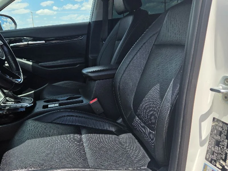 Used 2021 Snow White Pearl Kia SX image 17