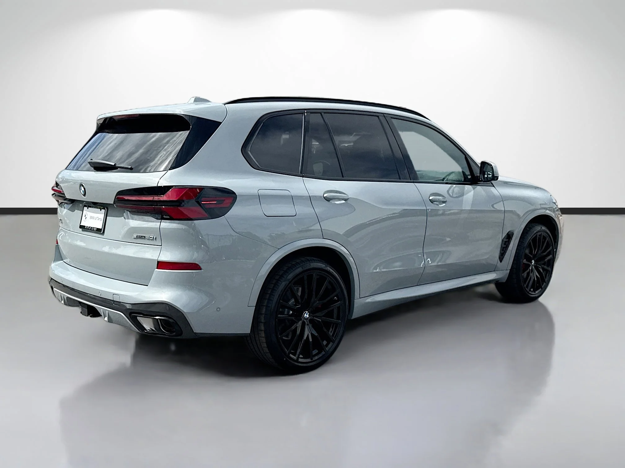 New 2026 Brooklyn Grey Metallic BMW sDrive40i image 3