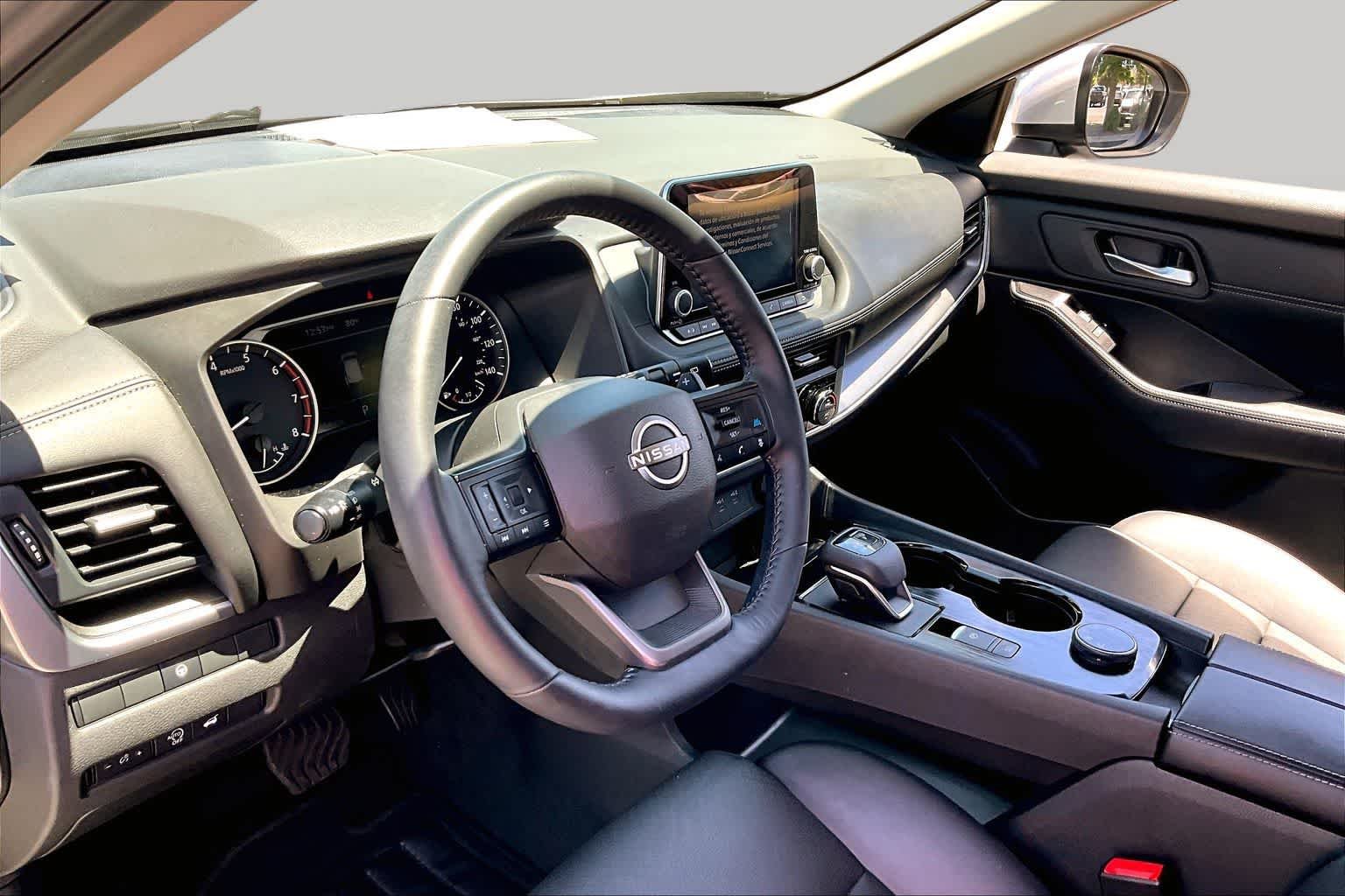Used 2025 Brilliant Silver Metallic Nissan SV image 15