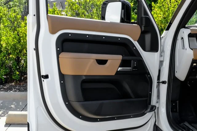 New 2026 White Land Rover S image 48