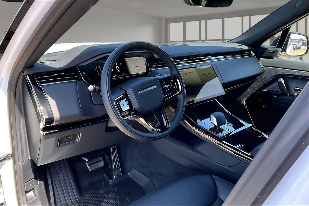 New 2026 White Land Rover Dynamic SE image 6