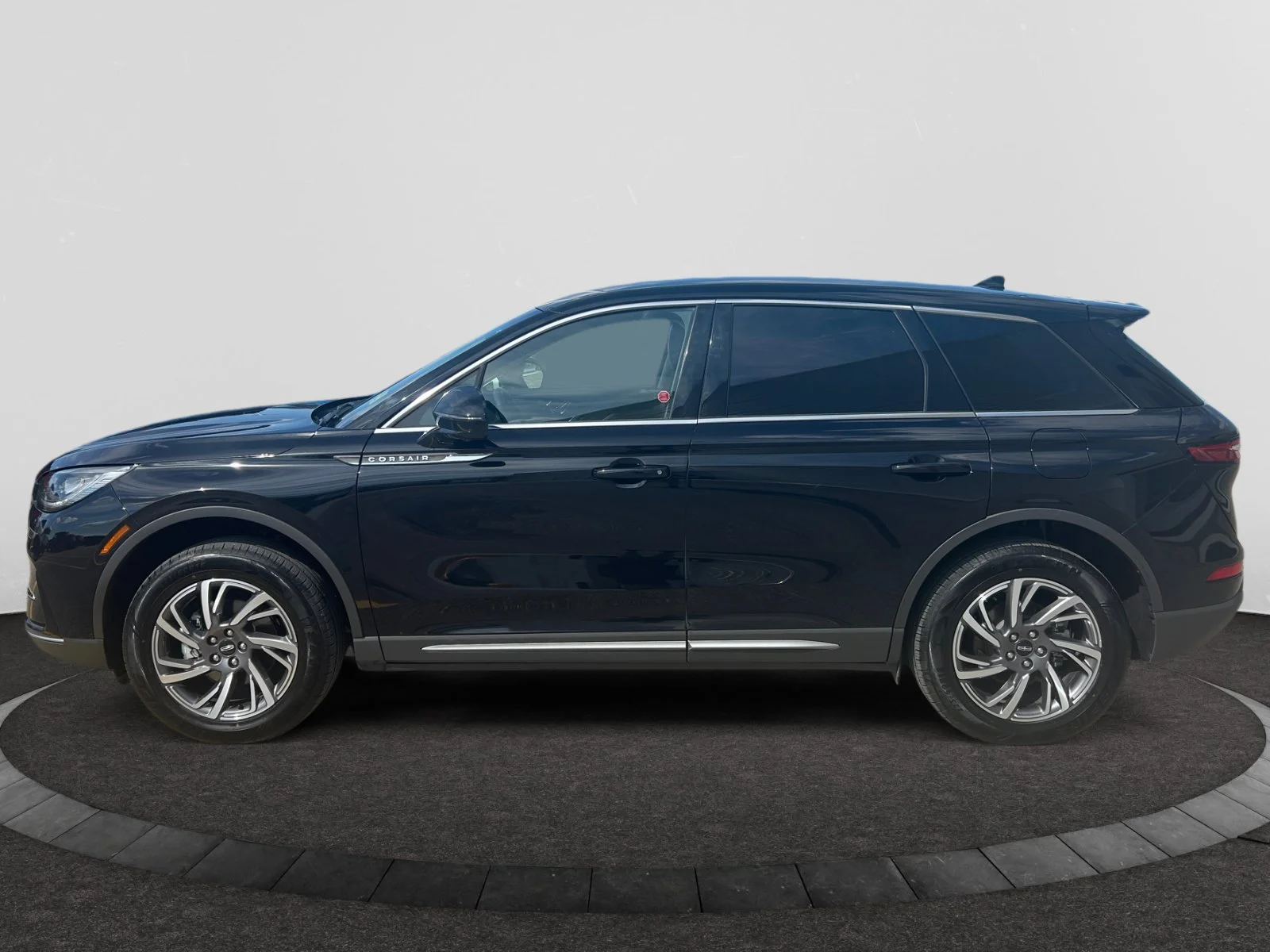 Used 2023 BLACK Lincoln STANDARD AWD image 2