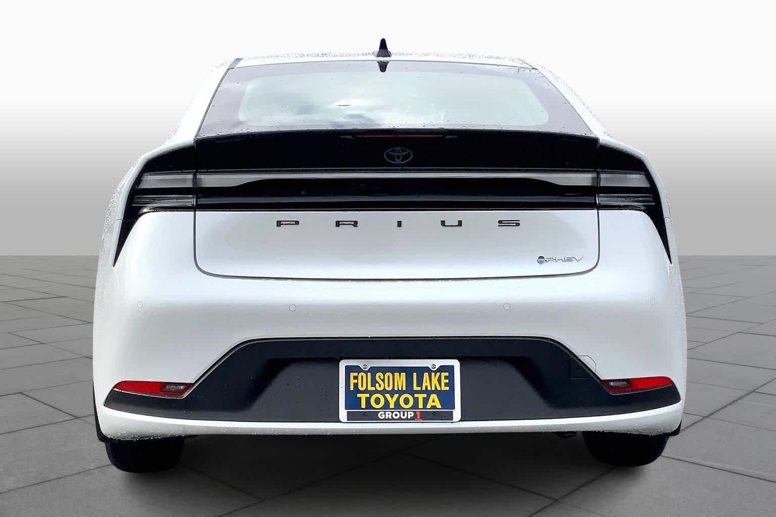 New 2026 Wind Chill Pearl Toyota SE image 4