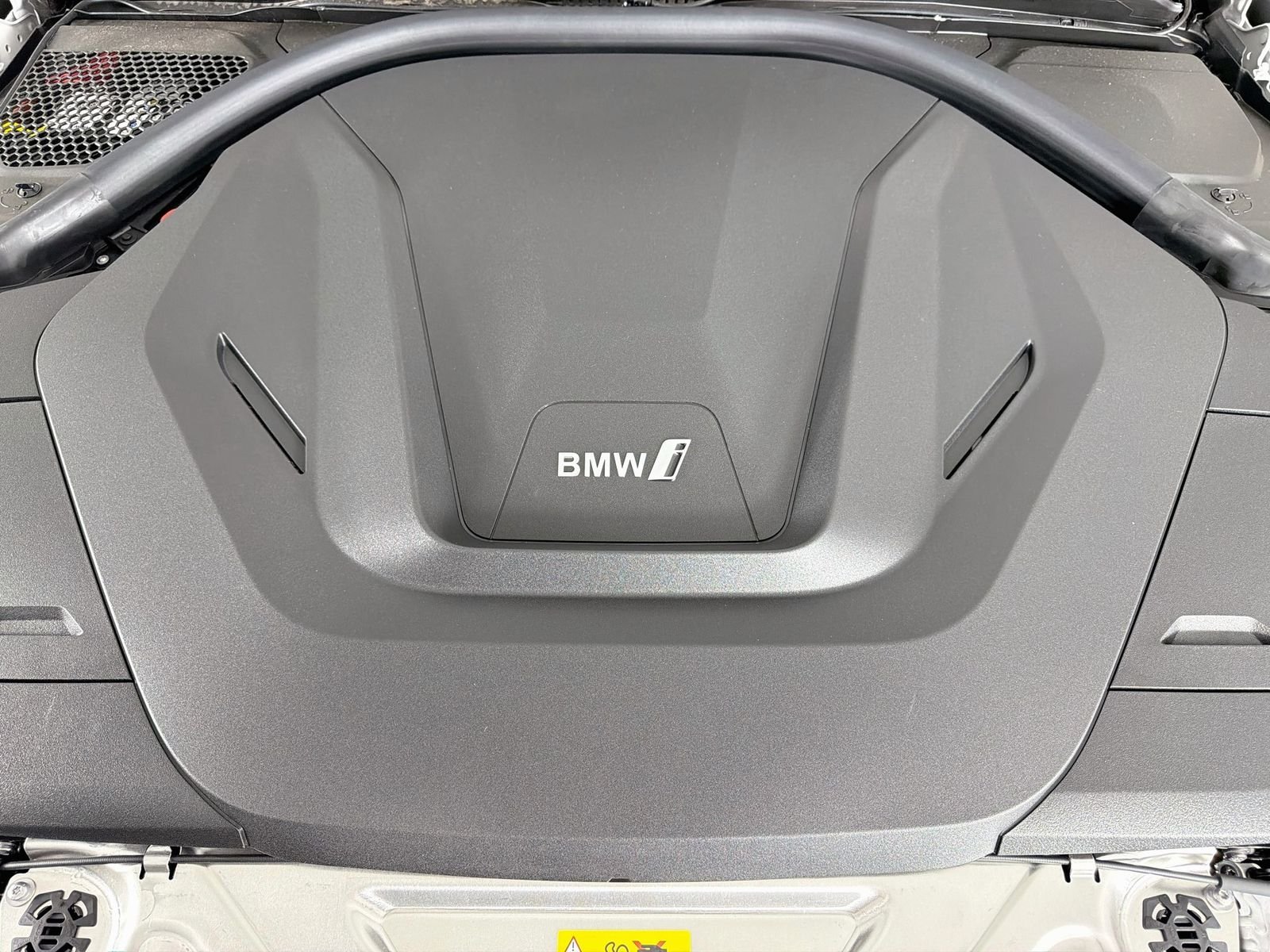 New 2026 Alpine White BMW eDrive40 image 31