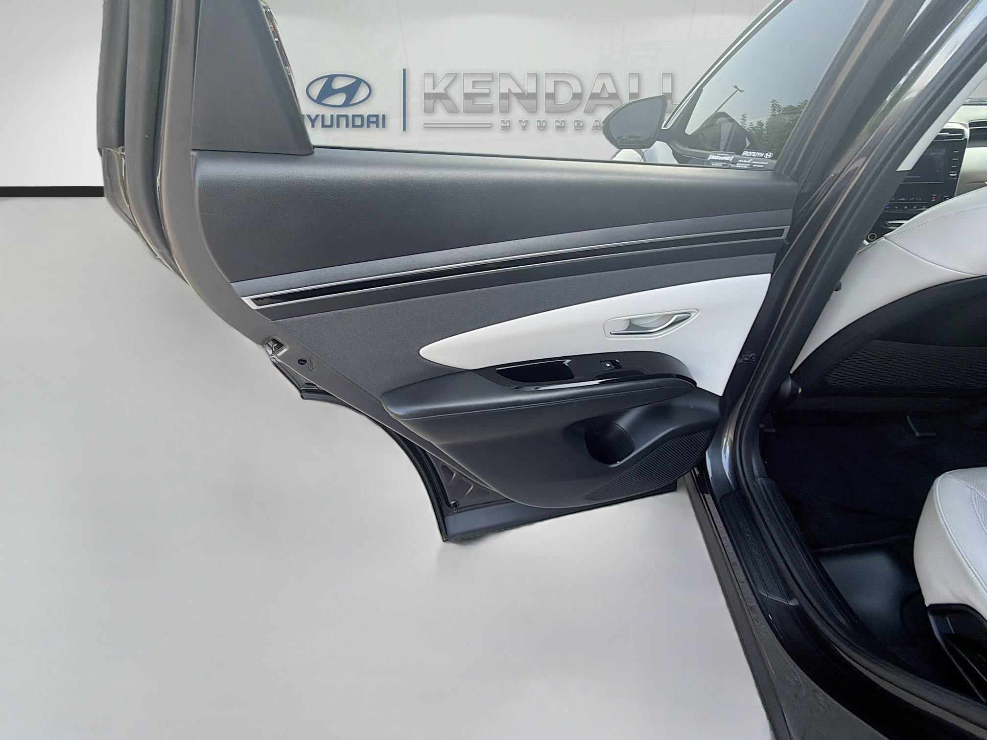 Used 2022 Portofino Gray Hyundai SEL image 23
