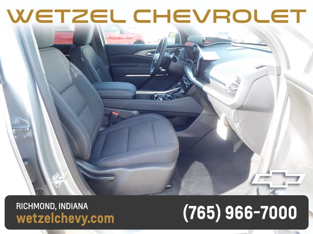 2027 Chevrolet Traverse LT - Photo 17