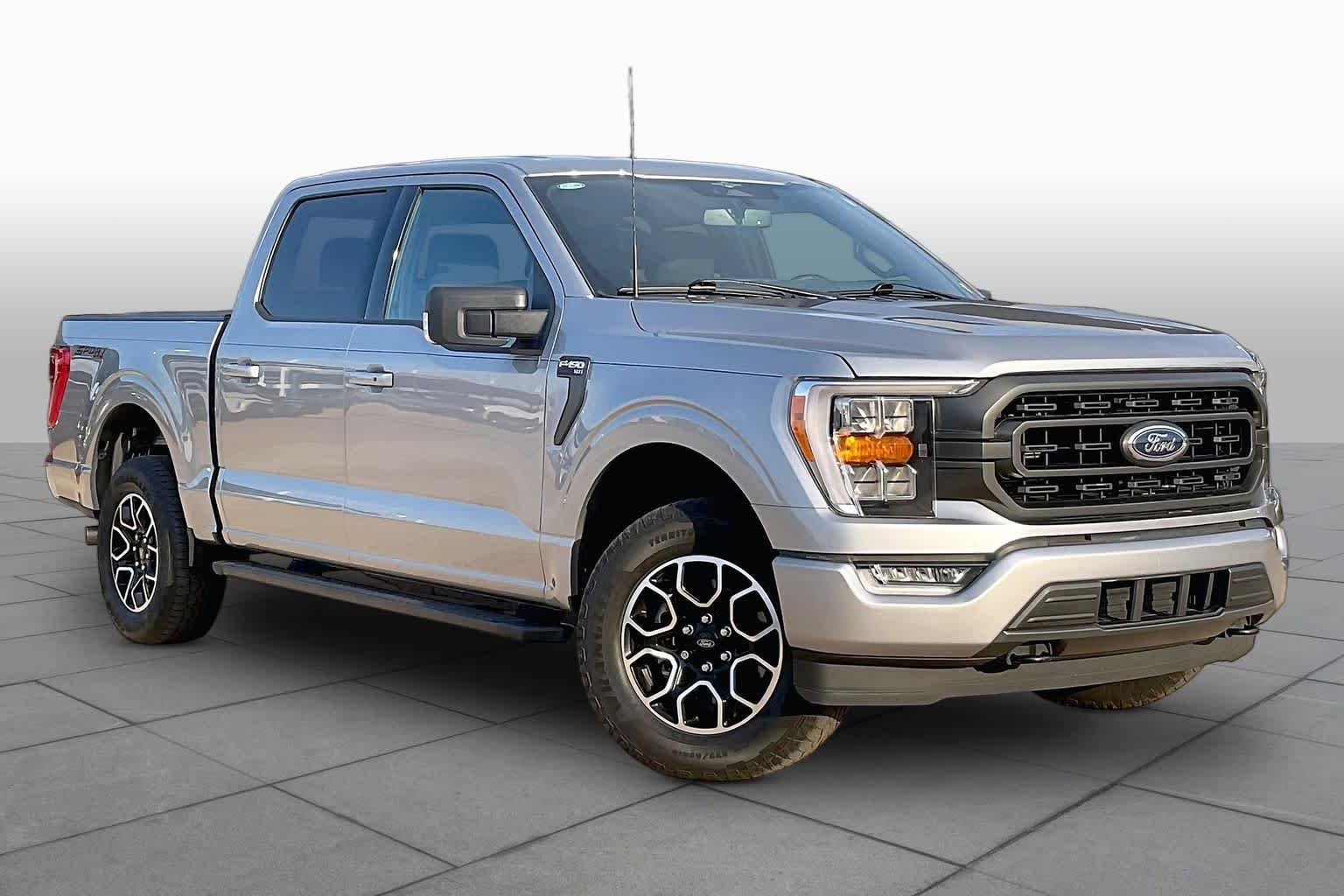 Used 2023 Iconic Silver Ford XLT image 3