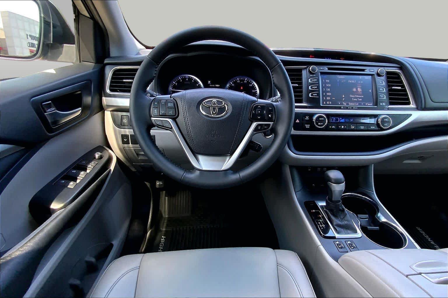 Used 2019 Celestial Silver Metallic Toyota XLE image 6