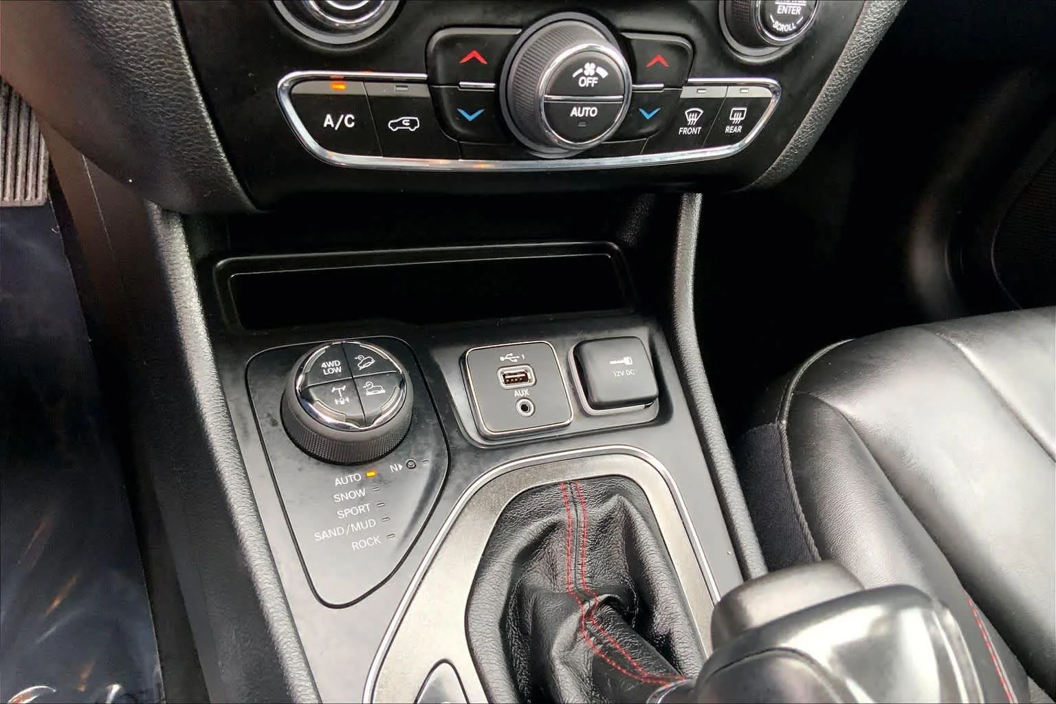 Certified Used 2021 Granite Crystal Clearcoat Metallic Jeep Trailhawk image 35