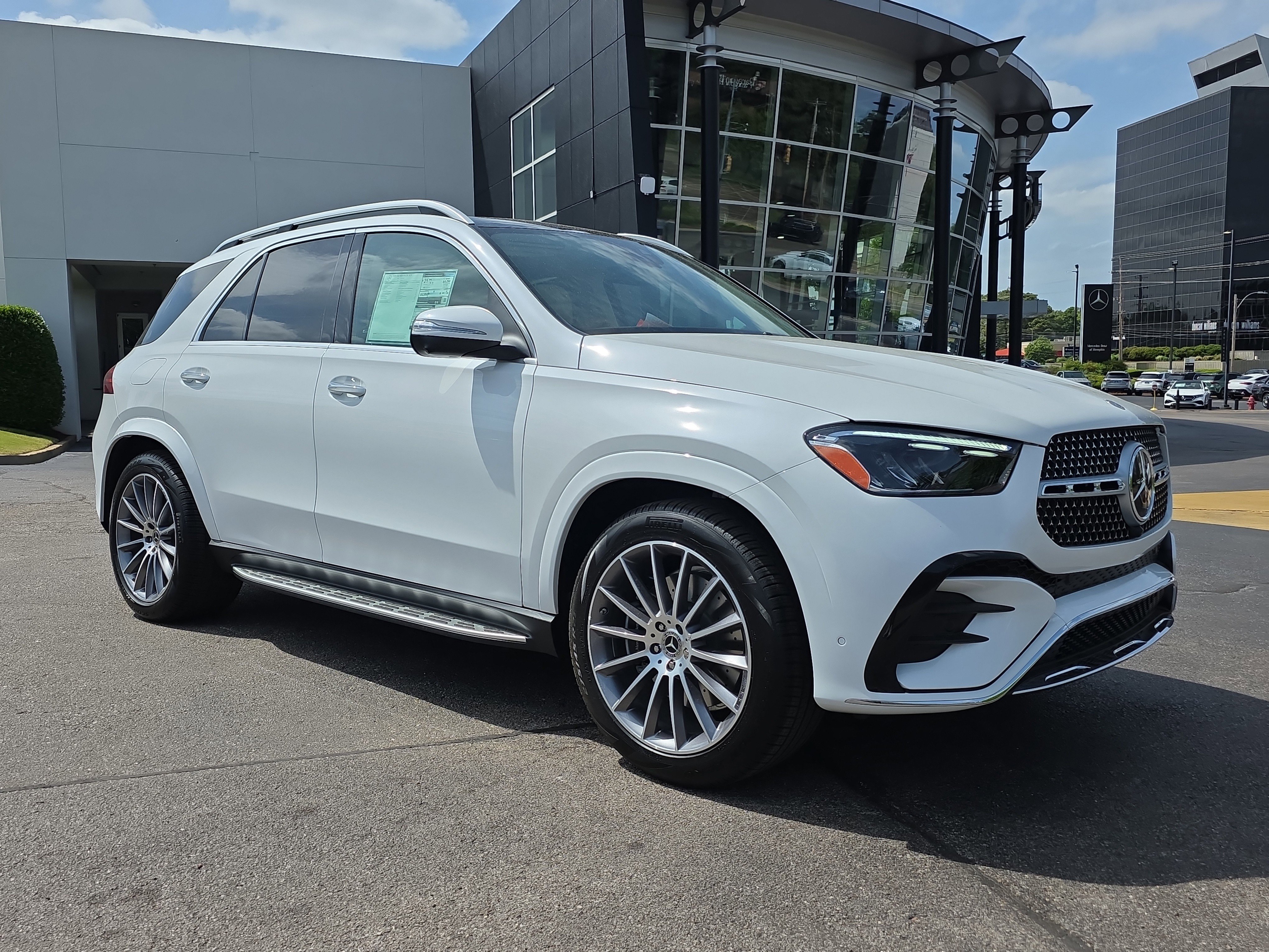 New 2026 MANUFAKTUR Moonlight White Metallic Mercedes-Benz GLE 450 image 36