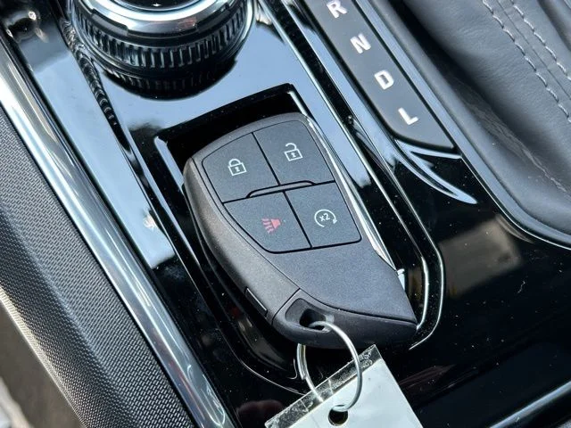 New 2026 Summit White GMC Elevation image 37