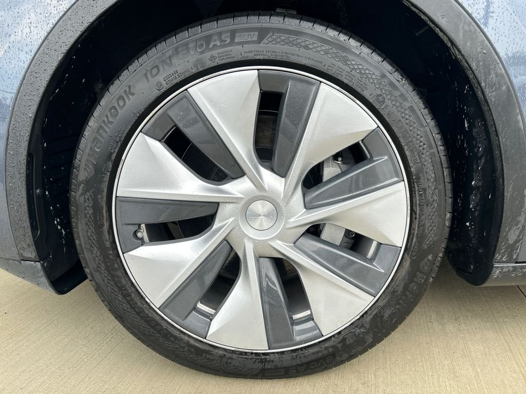 Used 2023  Tesla Long Range image 26
