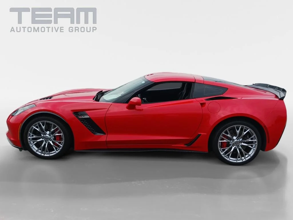 Used 2015 TORCH RED Chevrolet Z06 2LZ image 4