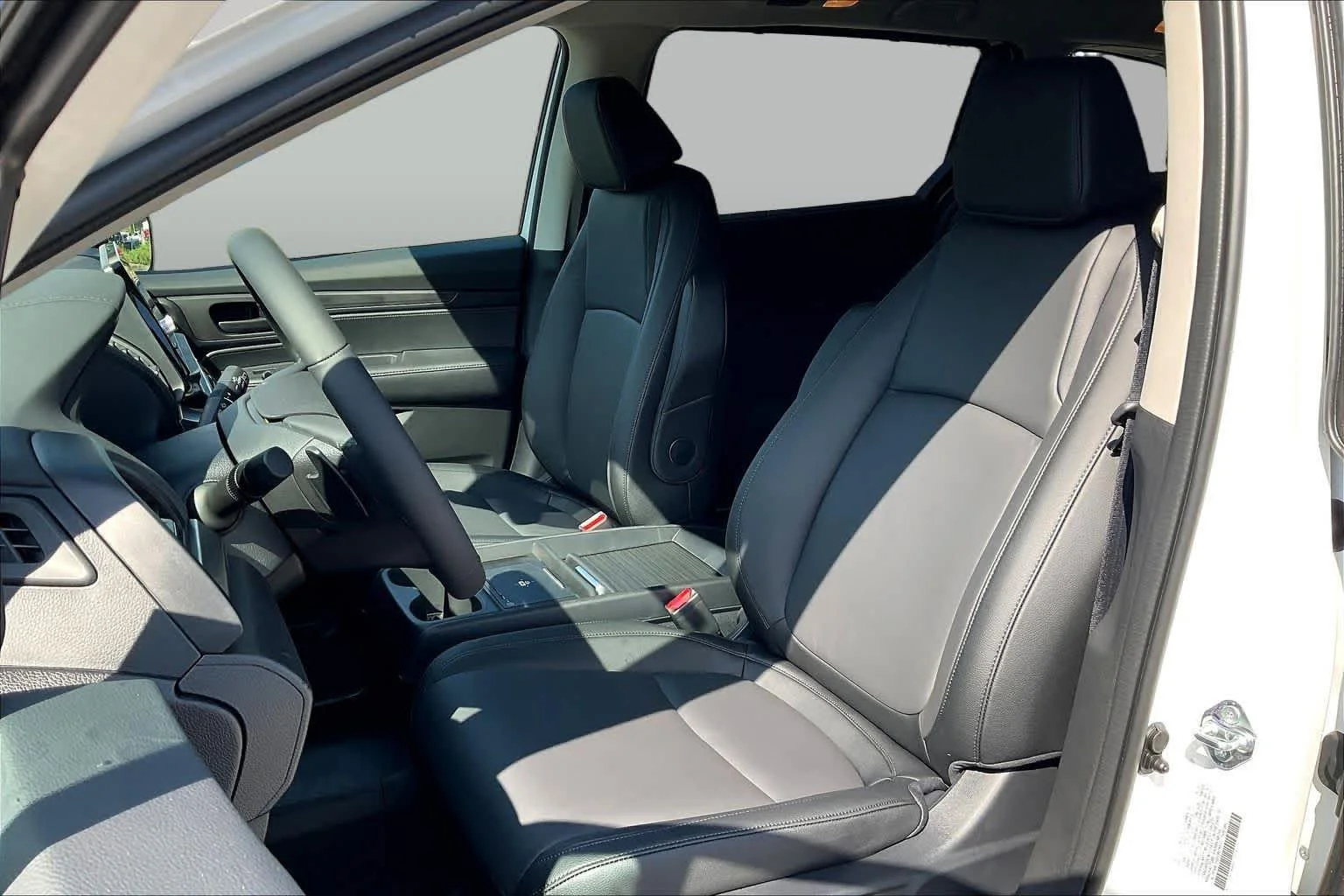 New 2026 Platinum White Pearl Honda EX-L image 9
