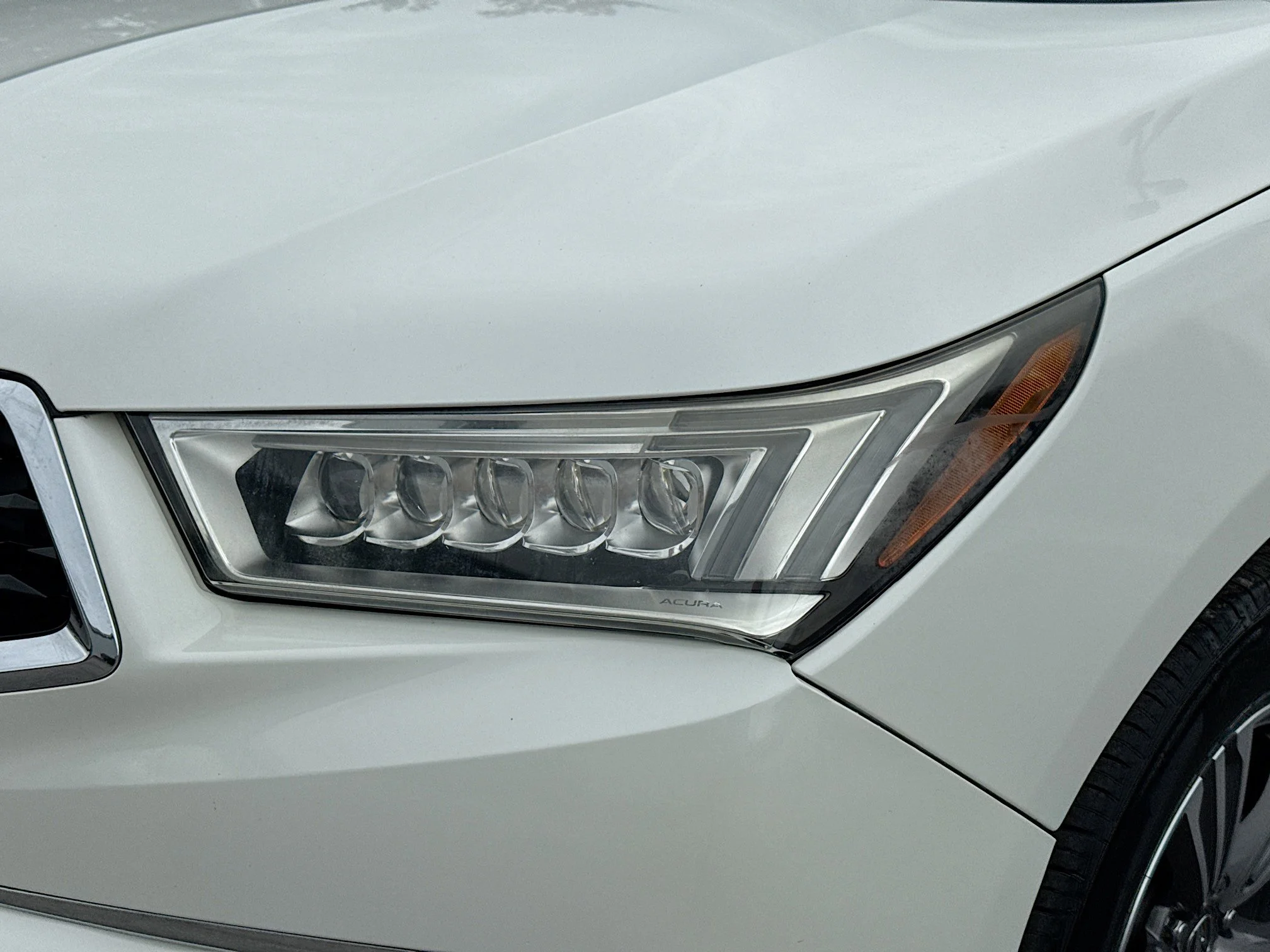 Used 2019 White Diamond Pearl Acura 3.5L image 9