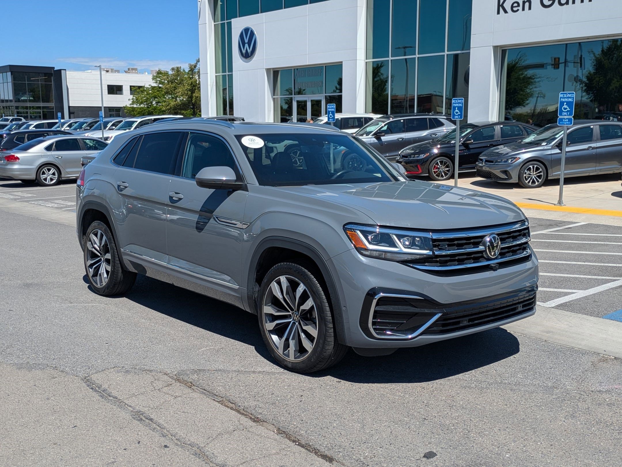 2023 Volkswagen Atlas Cross Sport 3.6L V6 SEL Premium R-Line 4MOTION's photo